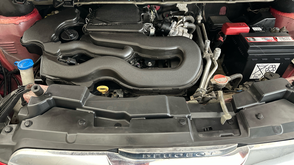 Peugeot 108 Active Red #19