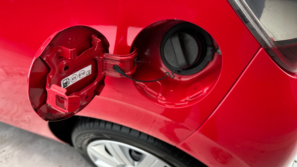 Peugeot 108 Active Red #24
