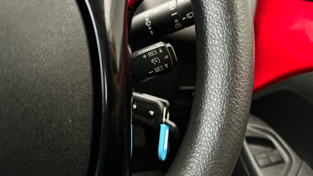 Peugeot 108 Active Red #12