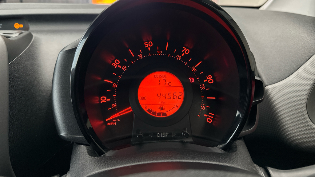 Peugeot 108 Active Red #16