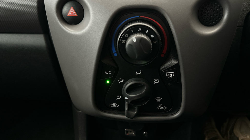Peugeot 108 Active Red #14