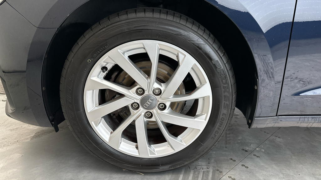 Audi A1 1L Technik White #21