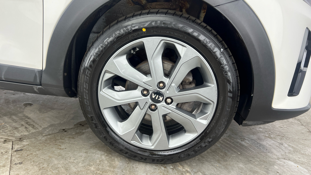 Kia Stonic First Edition Yellow #24