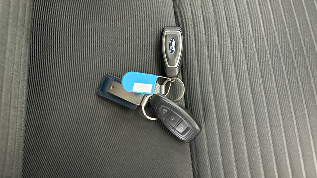 Ford C-Max Titanium X Black #26