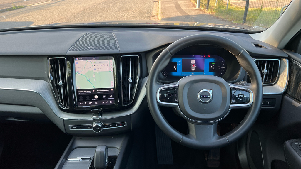 Volvo XC60 Plus Black #24