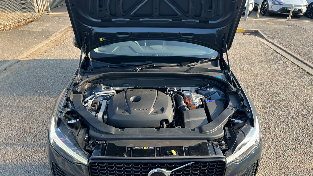 Volvo XC60 Plus Black #18
