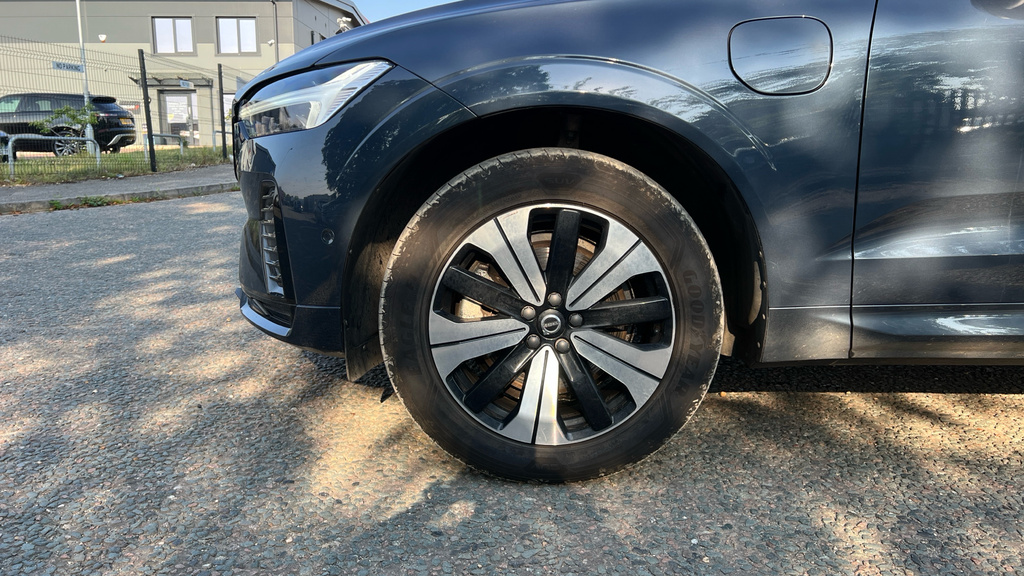 Volvo XC60 Plus Black #21