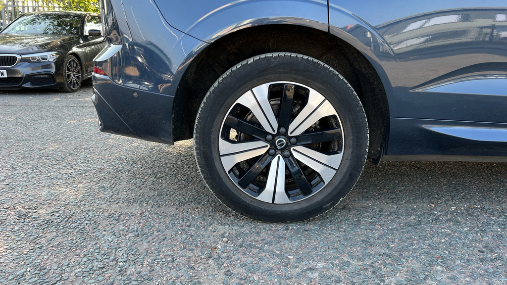 Volvo XC60 Plus Black #20