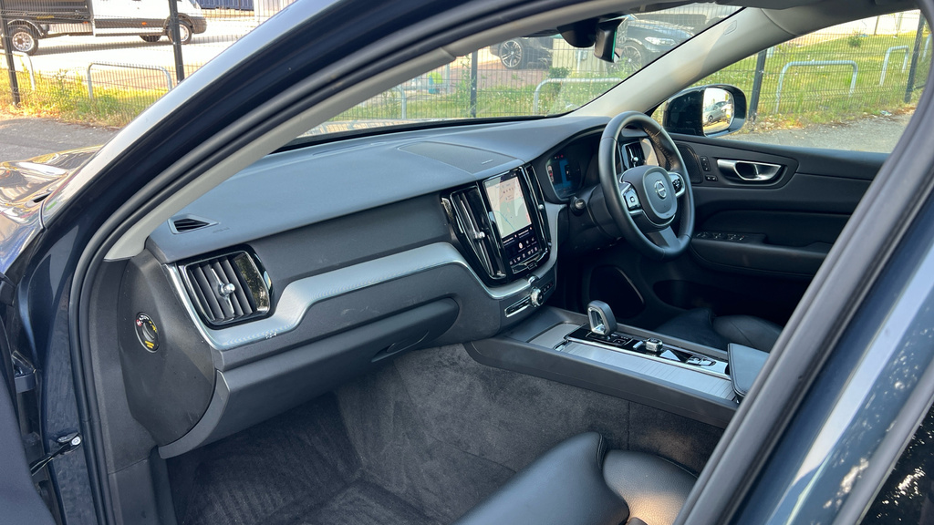 Volvo XC60 Plus Black #9