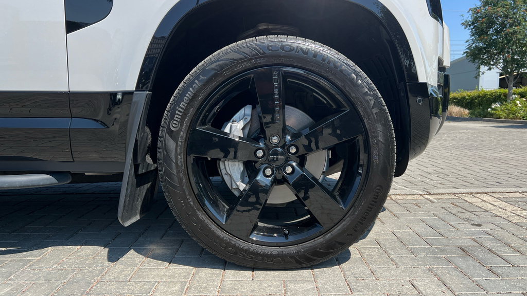 Land Rover Defender 3L X-dynamic Hse Black #34