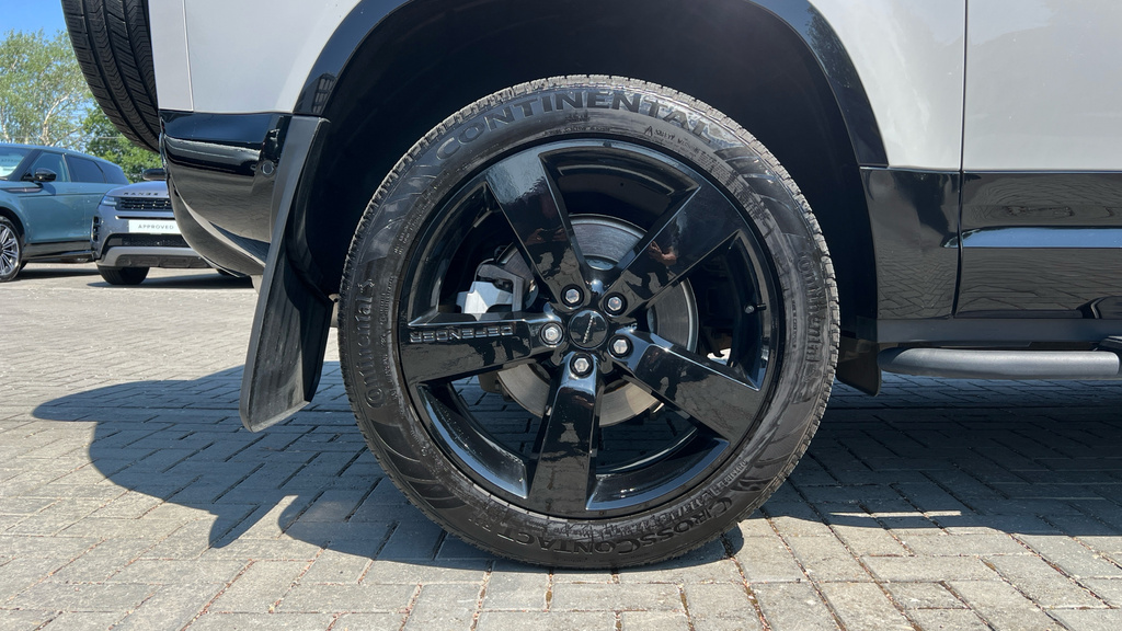 Land Rover Defender 3L X-dynamic Hse Black #30