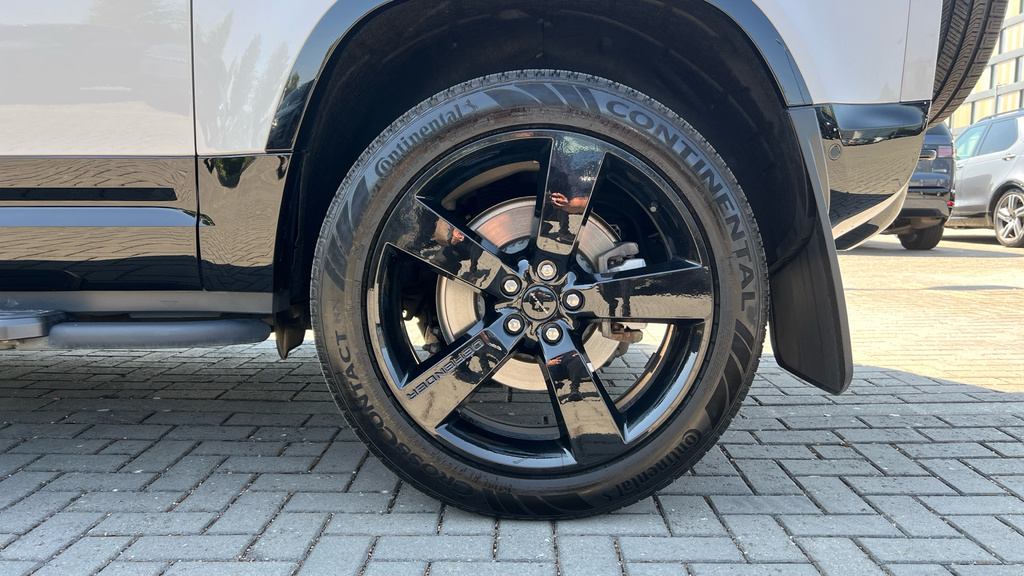 Land Rover Defender 3L X-dynamic Hse Black #29