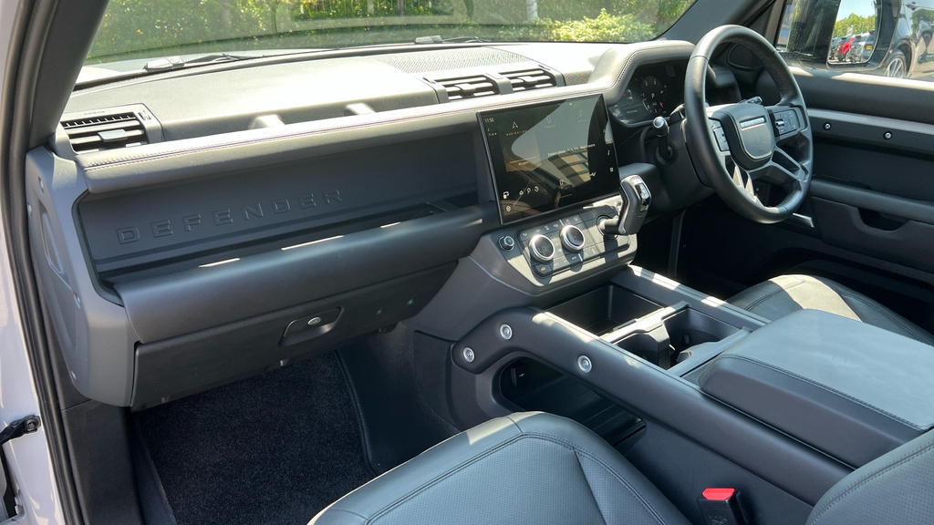 Land Rover Defender 3L X-dynamic Hse Black #15
