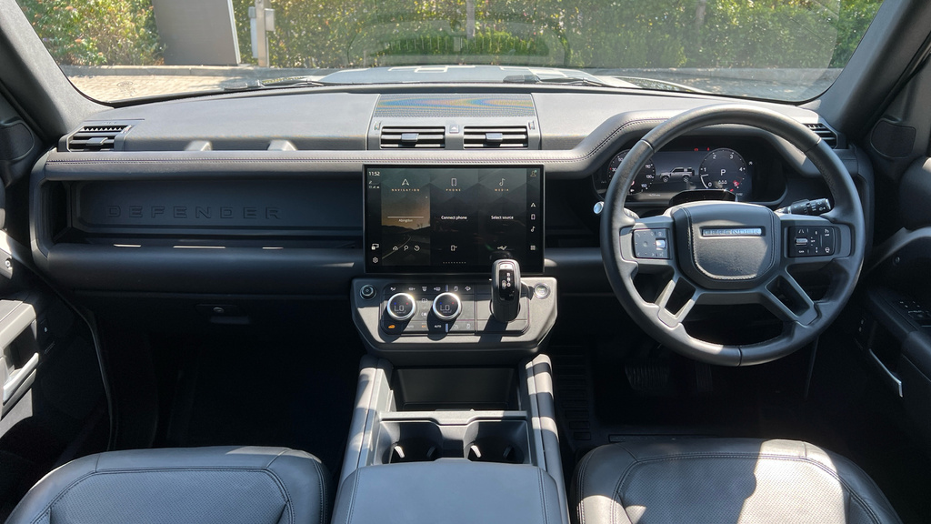 Land Rover Defender 3L X-dynamic Hse Black #35