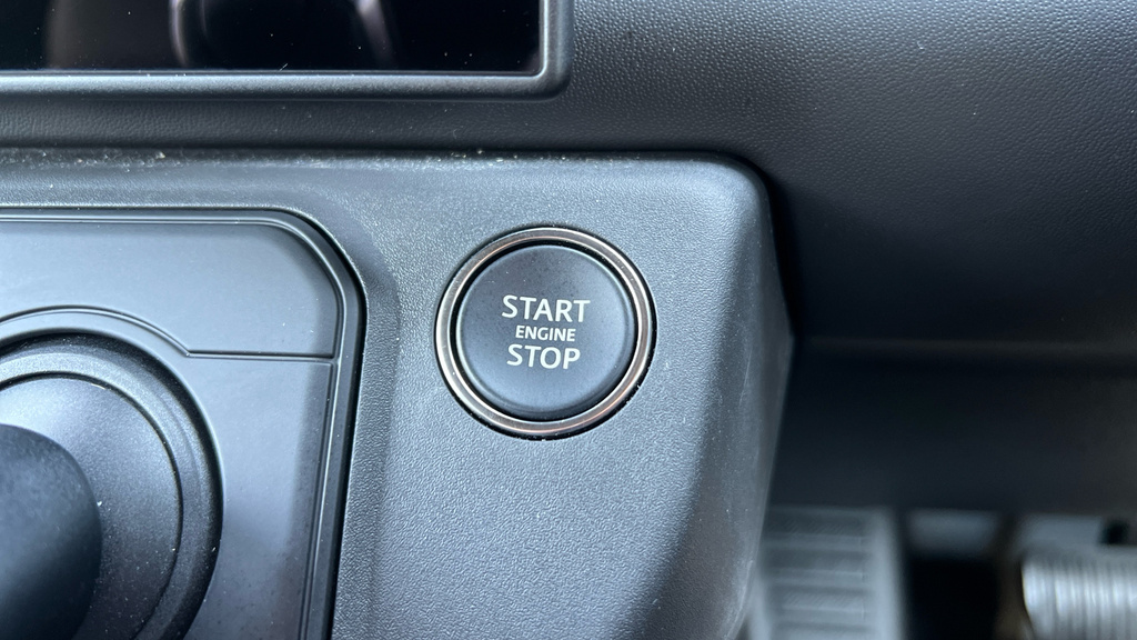 Land Rover Defender 3L X-dynamic Hse Black #21