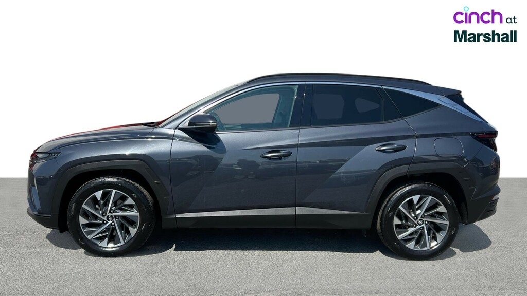Hyundai Tucson White #8