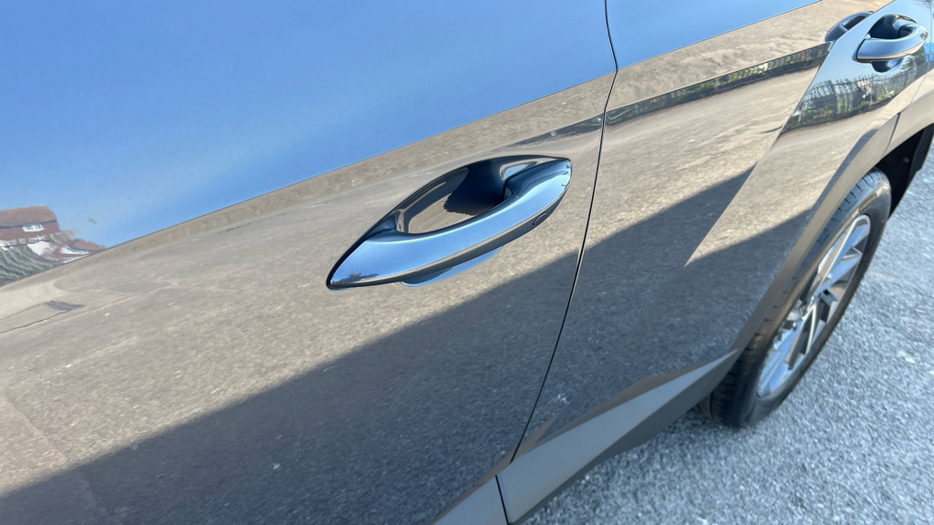 Hyundai Tucson White #14