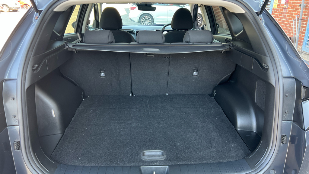 Hyundai Tucson White #35