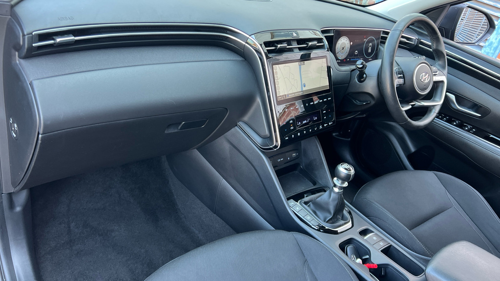 Hyundai Tucson White #18