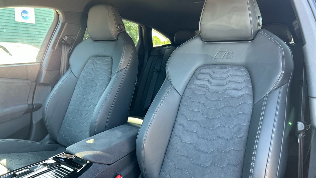 Audi A6 Launch Edition E-tron 370,00 Kw White #27