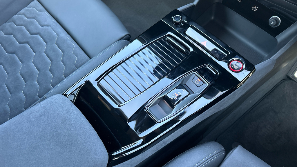 Audi A6 Launch Edition E-tron 370,00 Kw White #28
