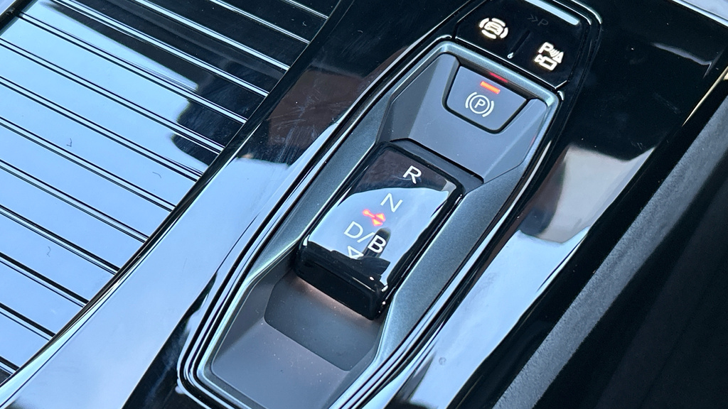 Audi A6 Launch Edition E-tron 370,00 Kw White #32