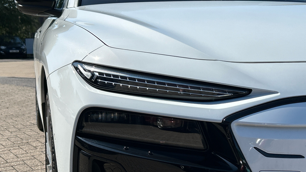 Audi A6 Launch Edition E-tron 370,00 Kw White #40