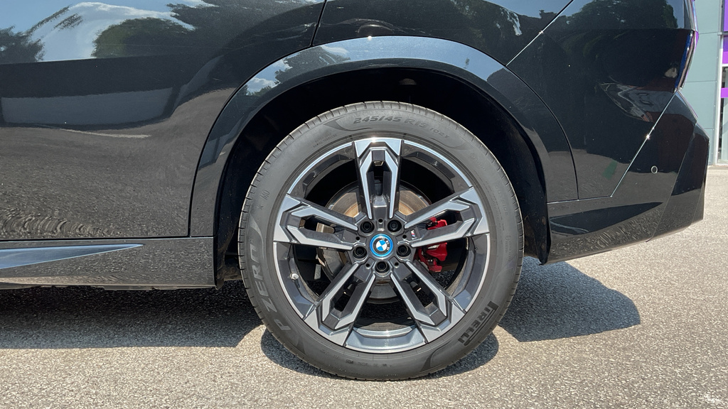 BMW iX2 M Sport White #18