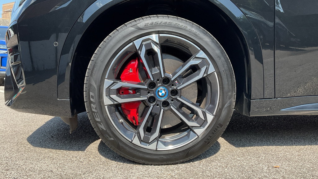 BMW iX2 M Sport White #17