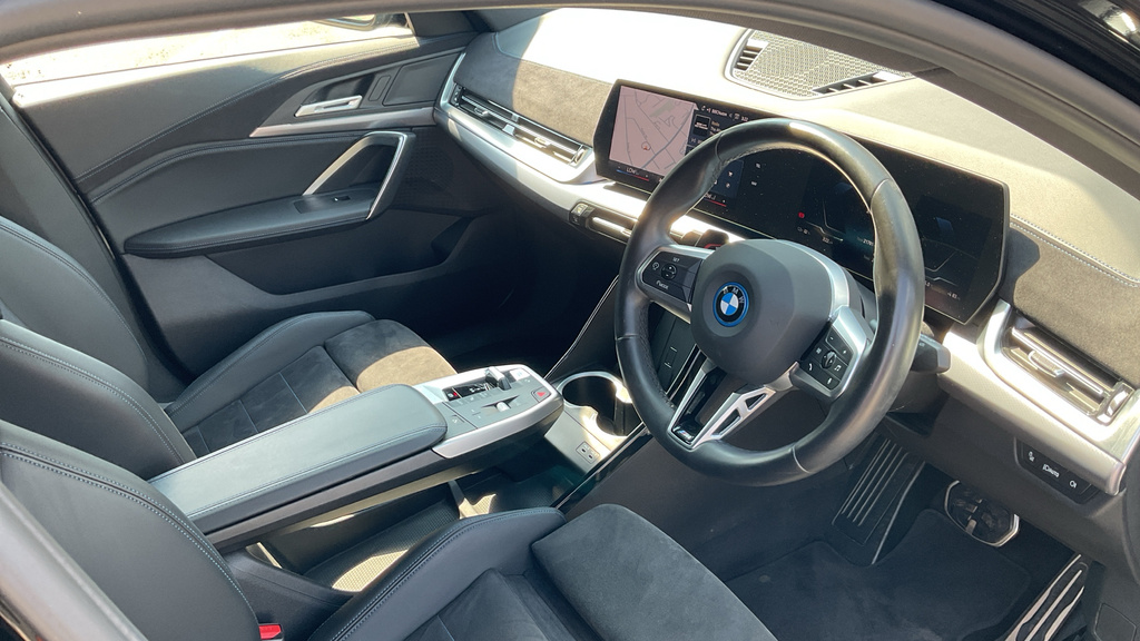BMW iX2 M Sport White #9
