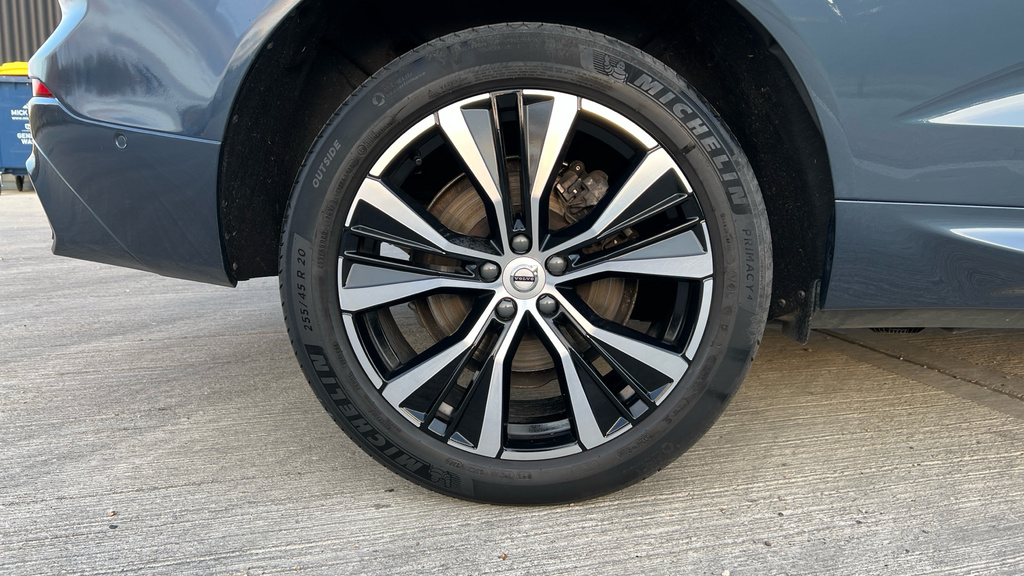 Volvo XC60 Plus Black #20