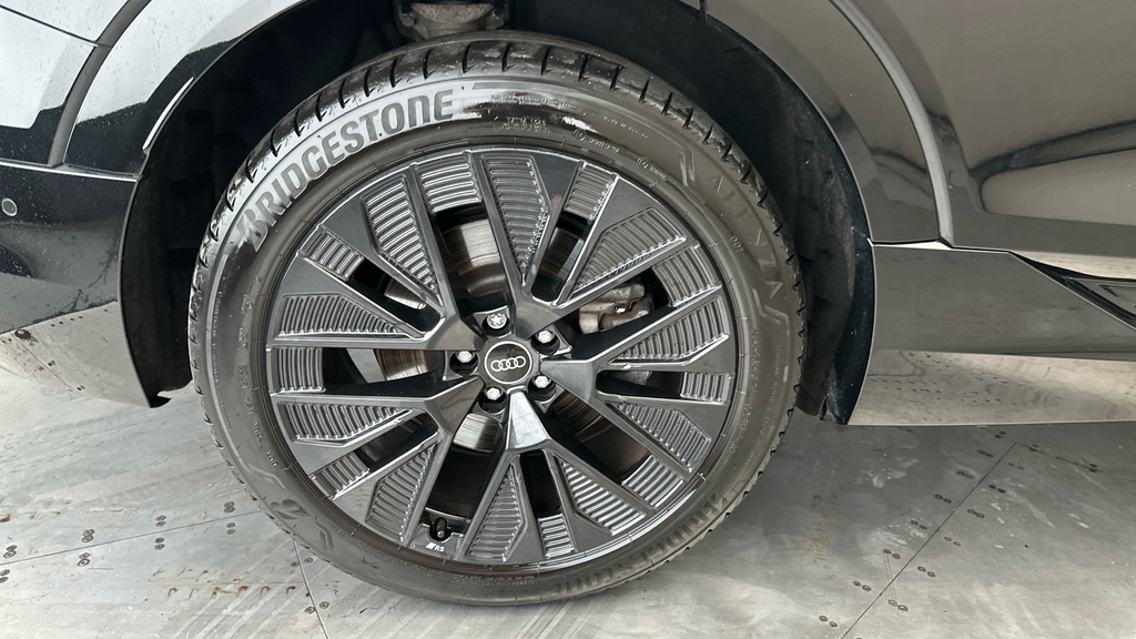 Audi Q8 e tron Black Edition Black #27