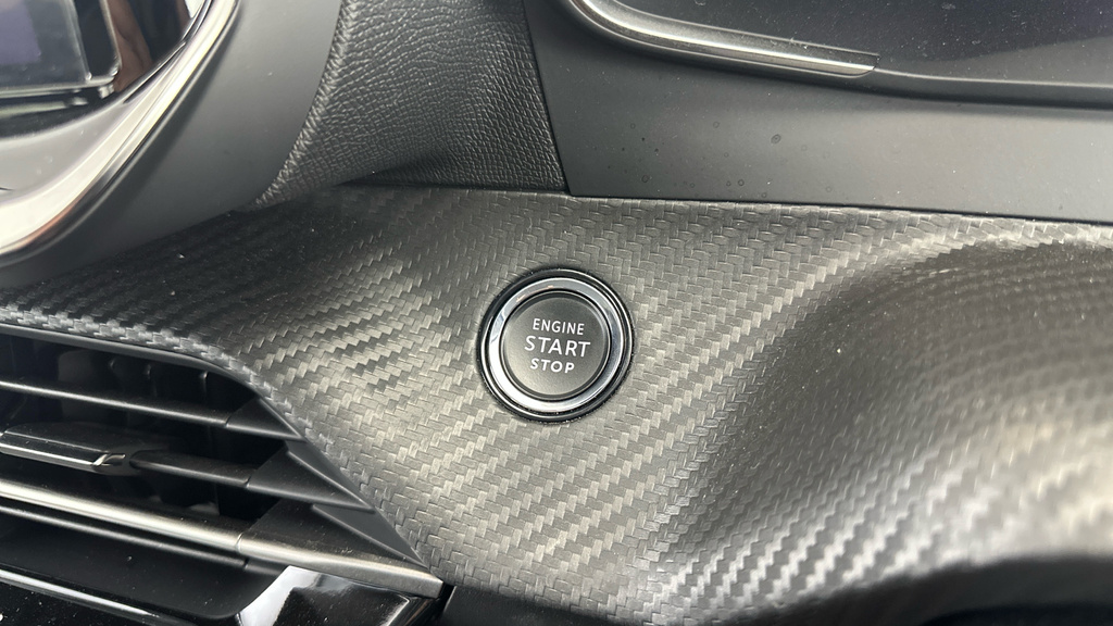 Peugeot 208 1.2 Puretech 100 Gt Black #12