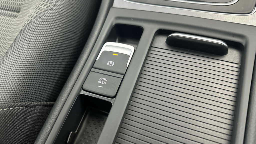 Volkswagen e-Golf Hatchback 35.8Kwh E-golf 202070 White #13