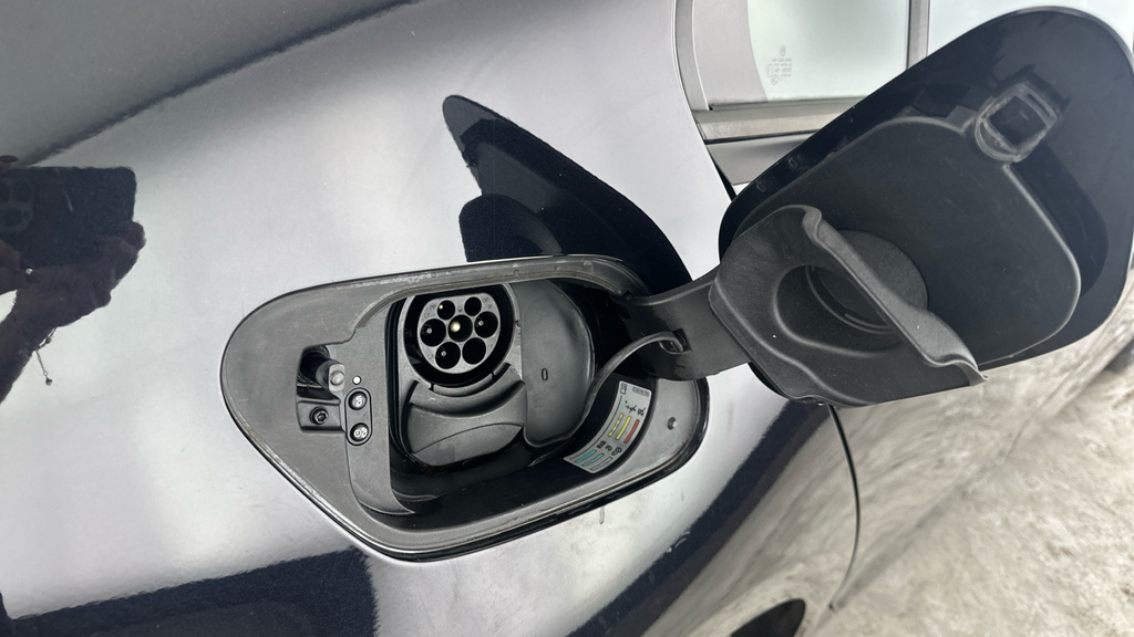 Volkswagen e-Golf Hatchback 35.8Kwh E-golf 202070 White #31
