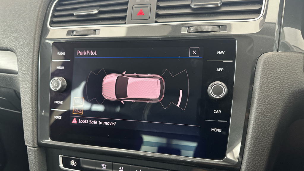 Volkswagen e-Golf Hatchback 35.8Kwh E-golf 202070 White #17
