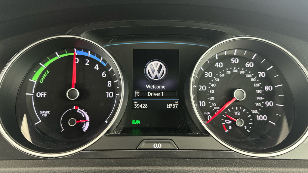 Volkswagen e-Golf Hatchback 35.8Kwh E-golf 202070 White #23