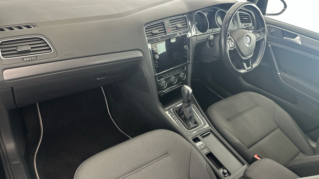 Volkswagen e-Golf Hatchback 35.8Kwh E-golf 202070 White #15