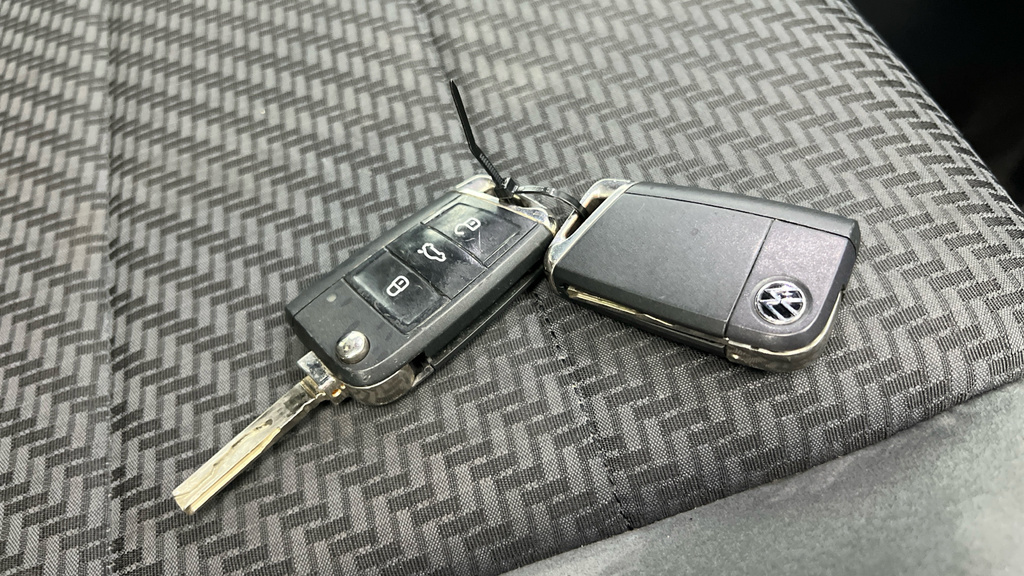 Volkswagen T-Roc Active Grey #28