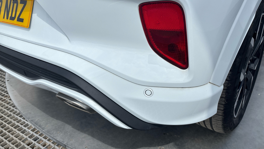 Ford Puma Vivid Ruby Edition Red #5
