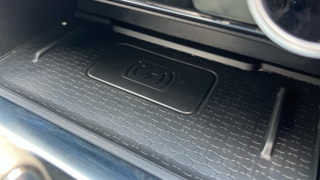 Jaguar F-Pace D200 R-dynamic Hse Black 90Th Anniversary Black #56