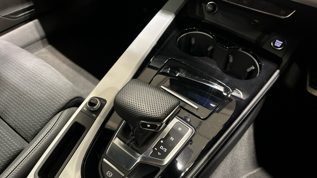 Audi A4 Avant 2L Black Edition Grey #33
