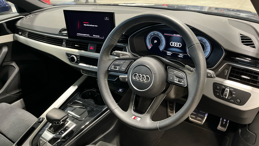 Audi A4 Avant 2L Black Edition Grey #10