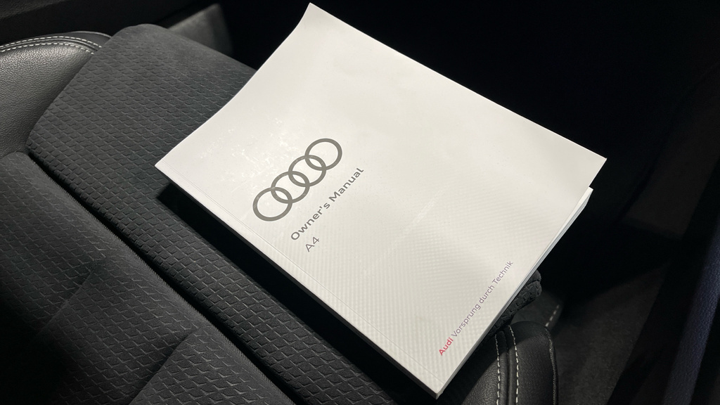 Audi A4 Avant 2L Black Edition Grey #30