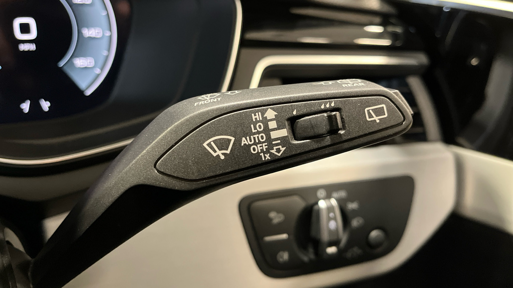 Audi A4 Avant 2L Black Edition Grey #41