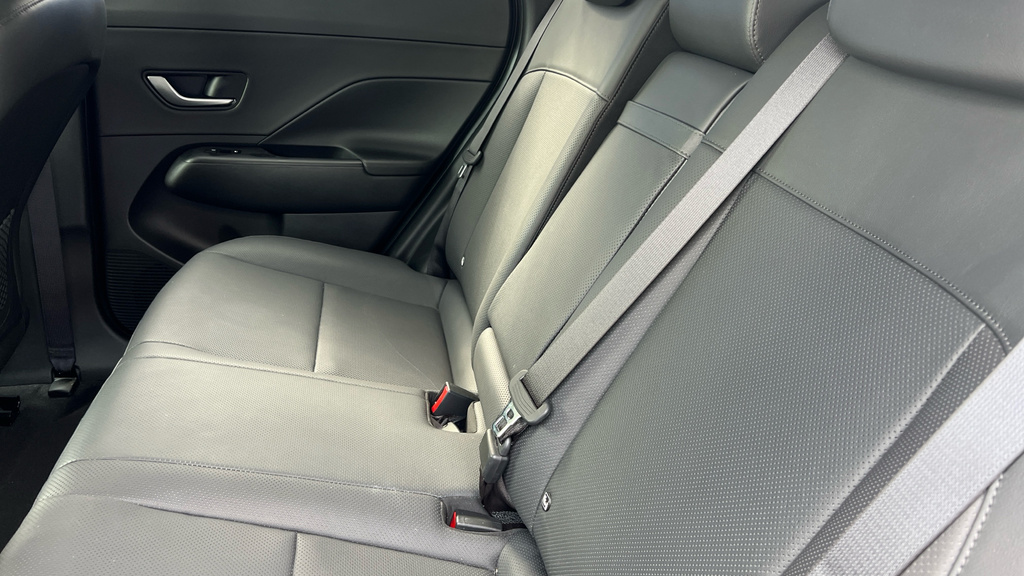 Hyundai Kona Hatchback Silver #33