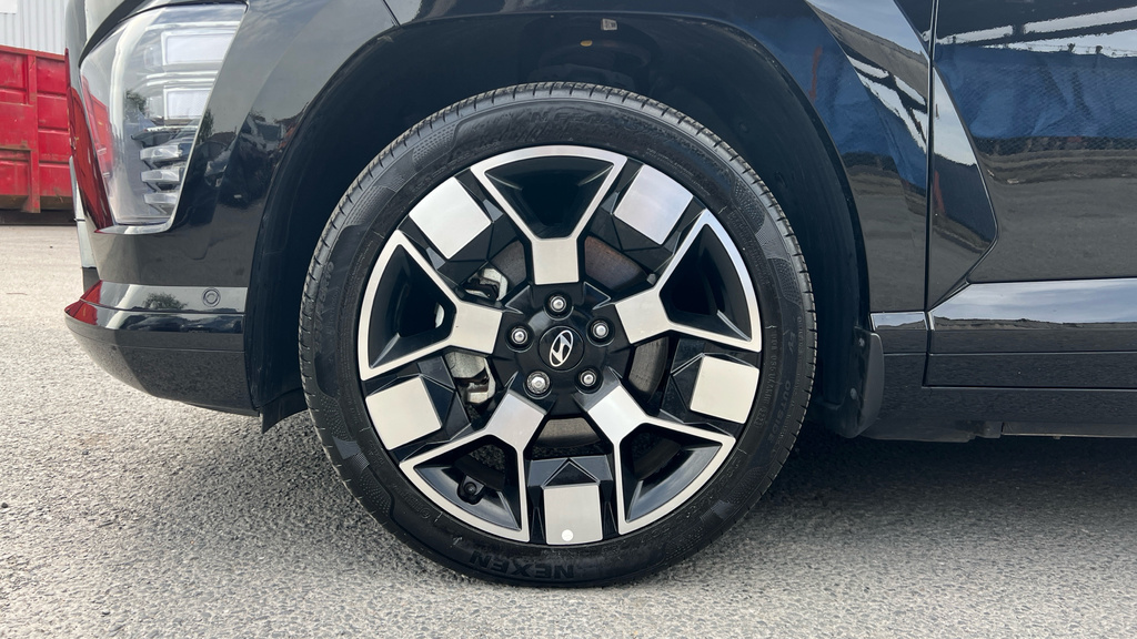 Hyundai Kona Hatchback Silver #40