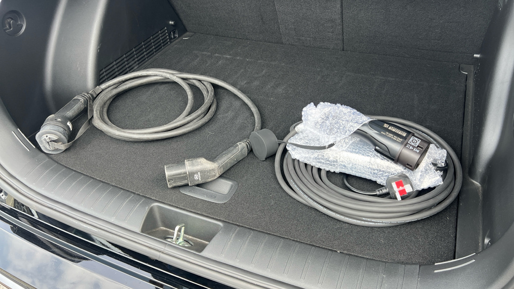 Hyundai Kona Hatchback Silver #38