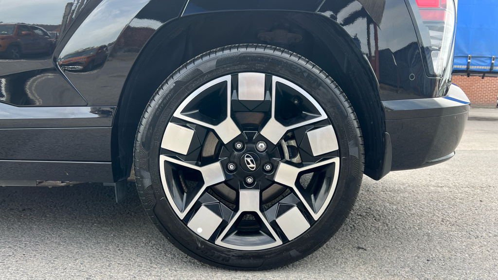 Hyundai Kona Hatchback Silver #41