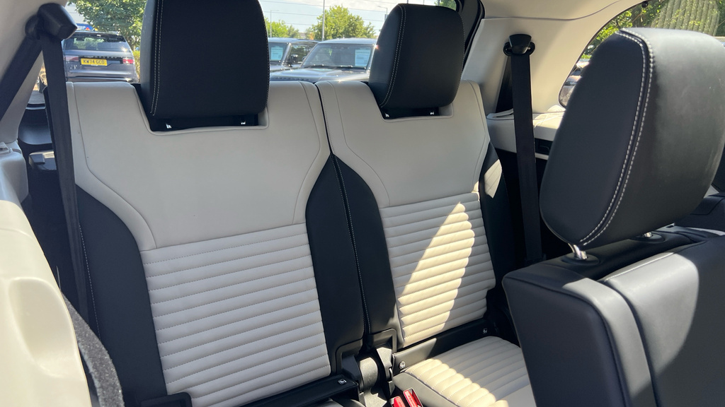 Land Rover Discovery D350 Dynamic Hse Eiger Grey Grey #64